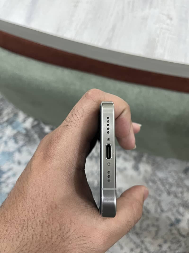 Iphone 15 pro 4