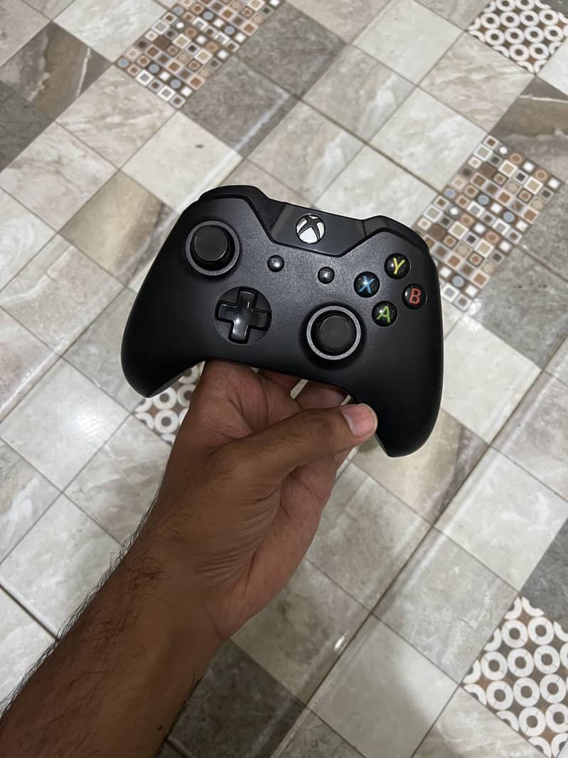 Xbox one original controller 0