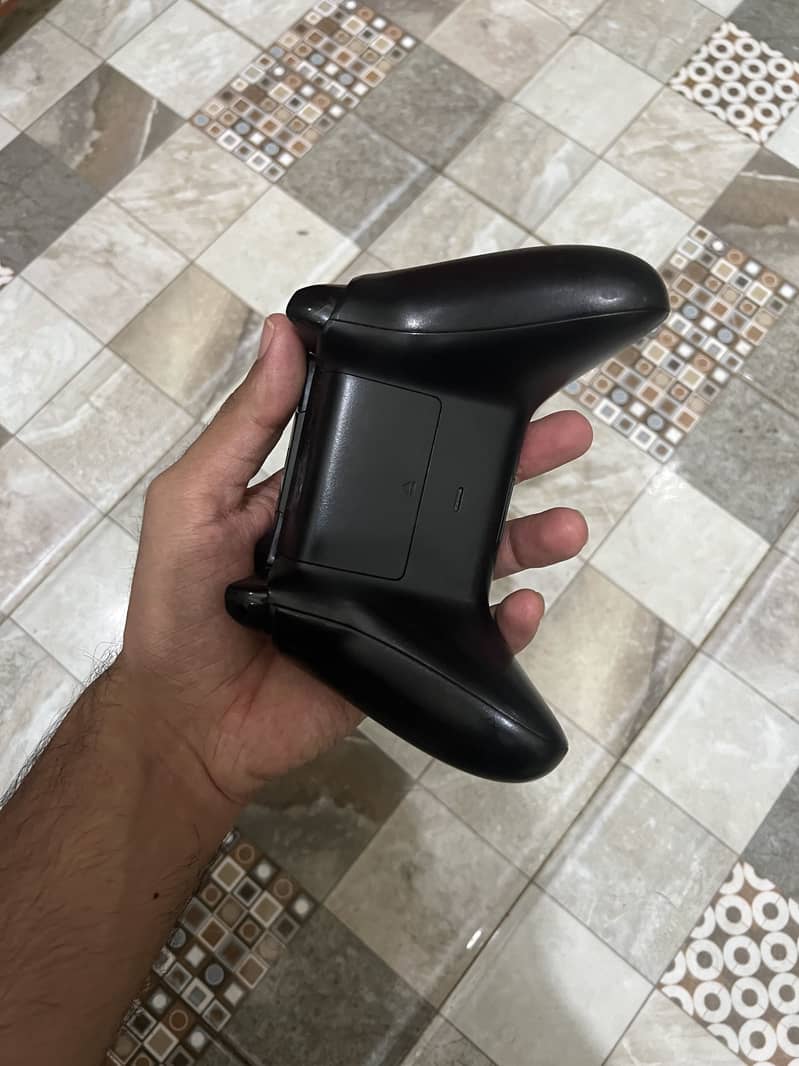 Xbox one original controller 3