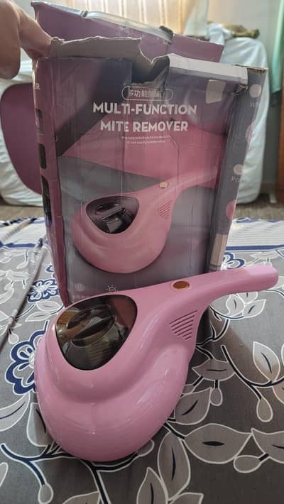 VACUUM CLEANER HANDHELD UV MITE REMOVAL
