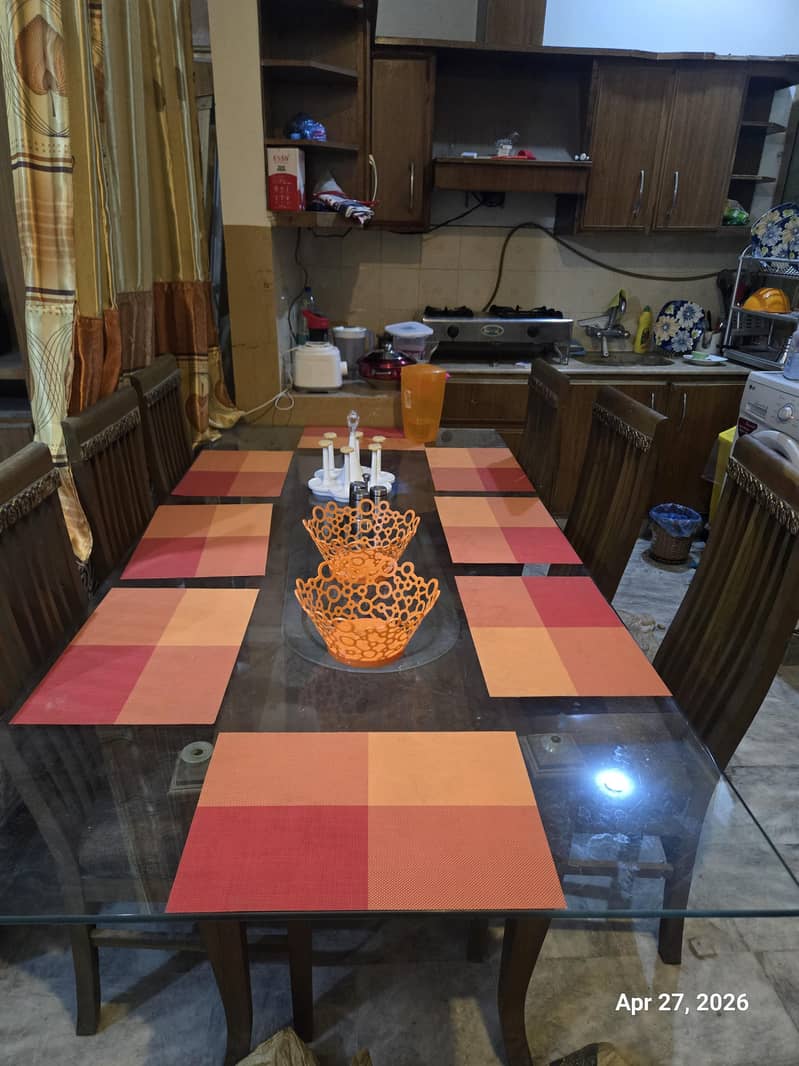 Dinning table/ 0