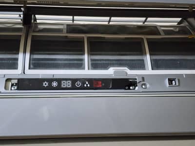 Gree DC inverter 1.5 ton (Heat & Cool) for urgent sale