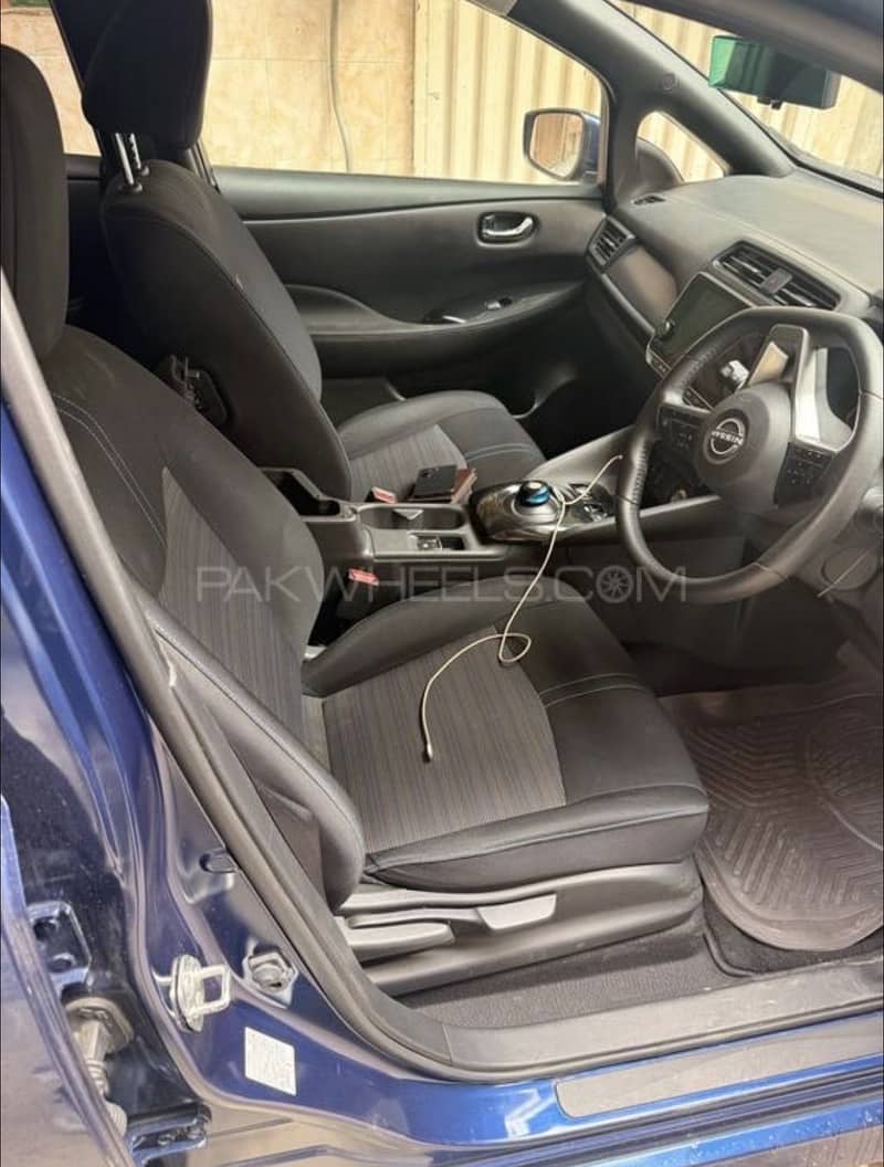 Nissan Leaf 4