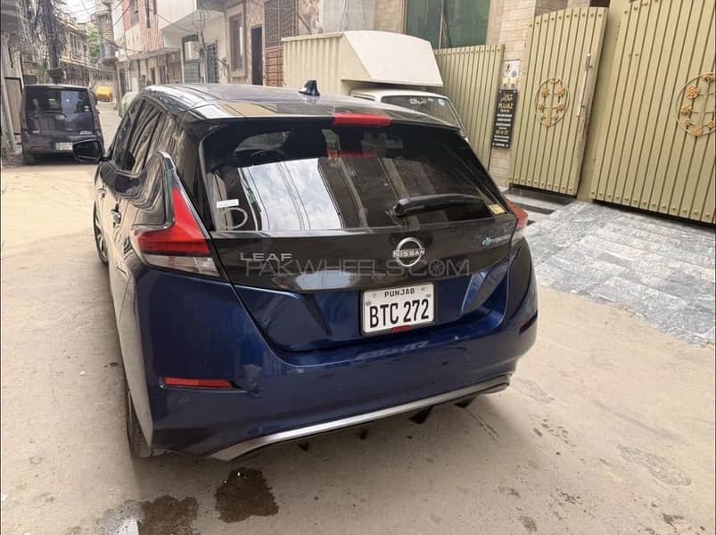Nissan Leaf 5