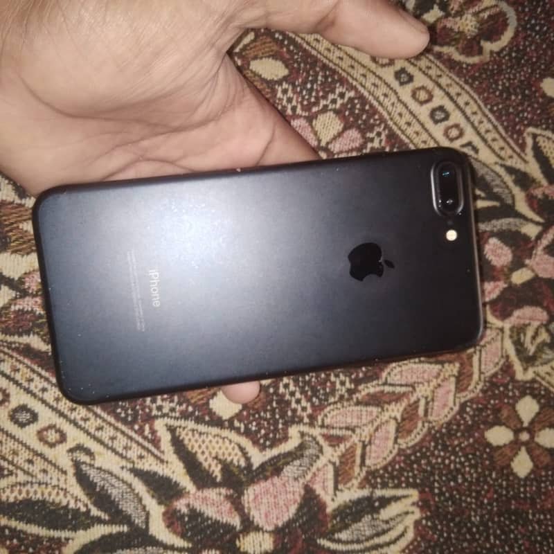 Apple iPhone 7 Plus 0