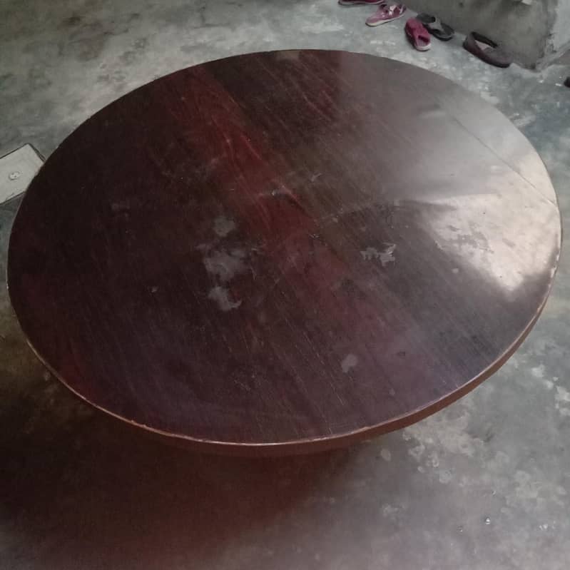 Dining Table Round Shape 3