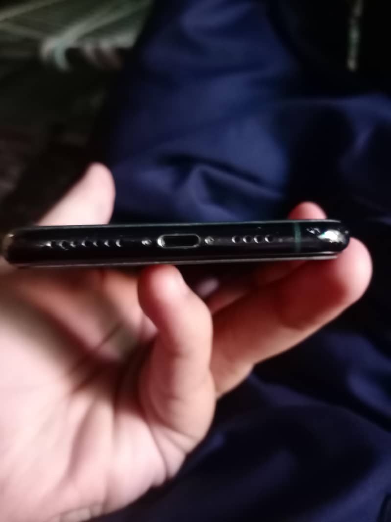 iphone 11 pro max 4