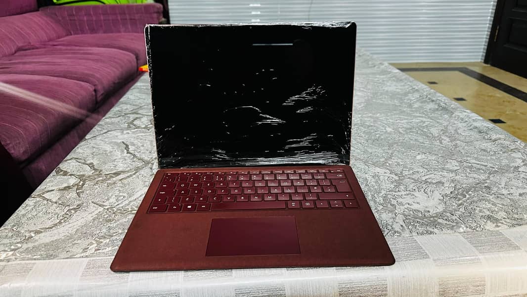 Microsoft Surface Laptop2 1