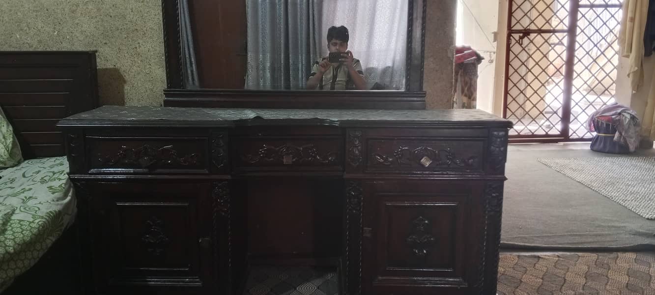 dressing table 1