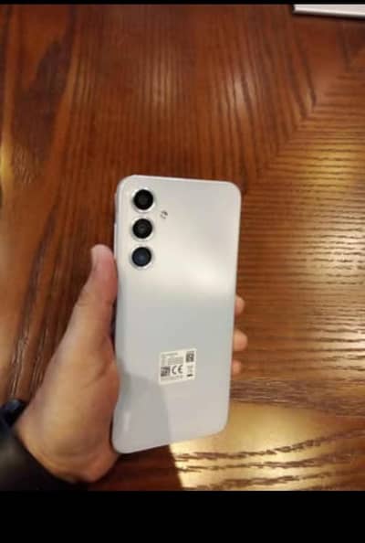 Samsung Galaxy A16 8GB Rom 256GB Ram, 6 Major updates