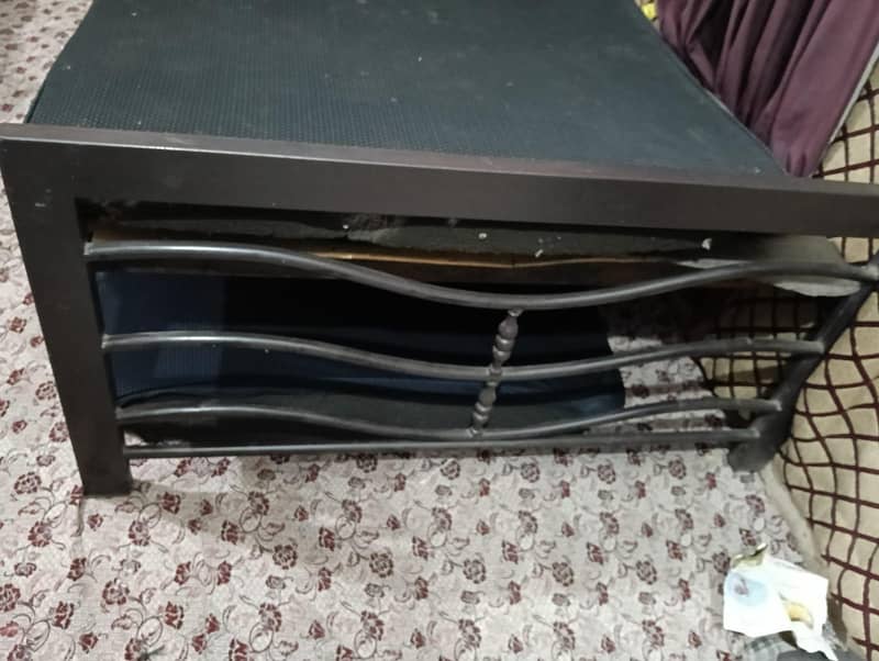 solid iron single bed without matress 1