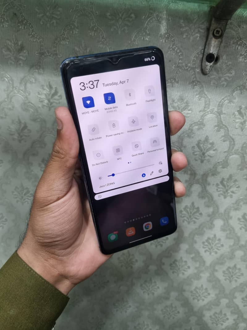 One plus 7T 1