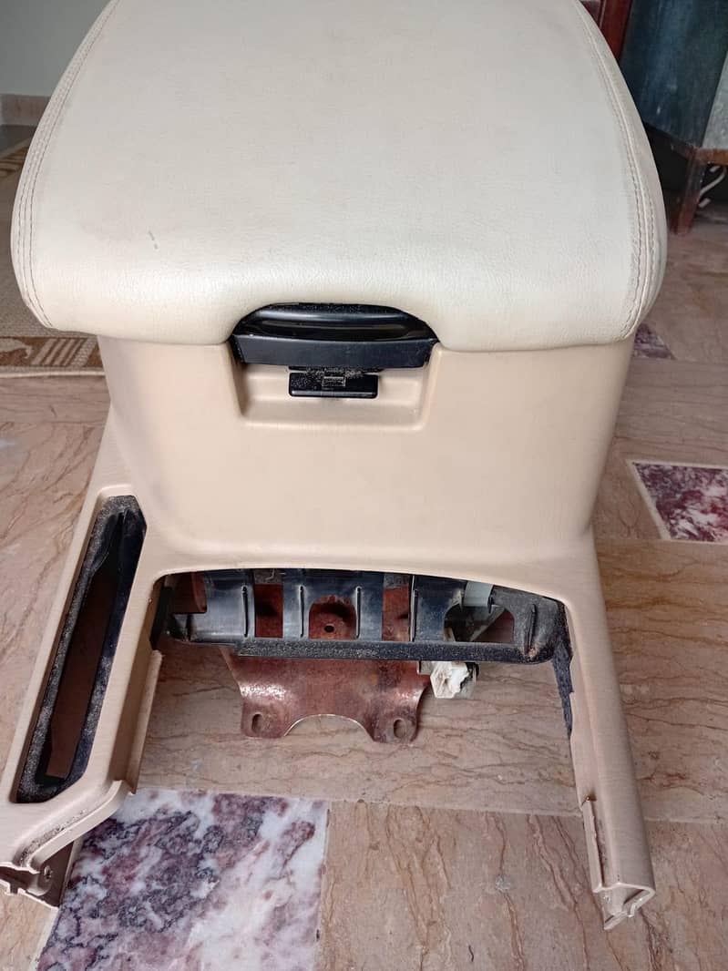 Center Console Assembly 0
