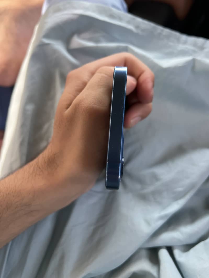 iPhone 12 5