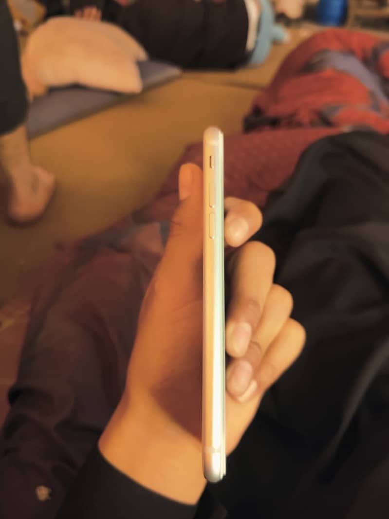 iPhone 8 6