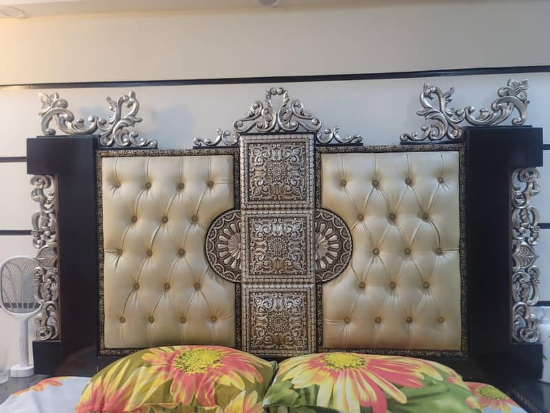 Bed with Dressing 1