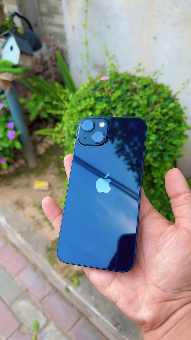 iPhone 13 0