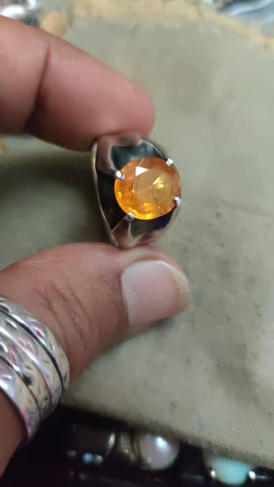 Excellent yellow sapphire