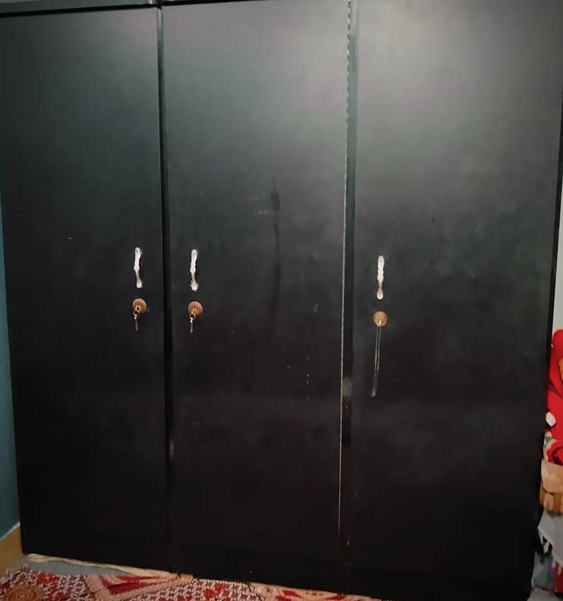 wardrobe 0