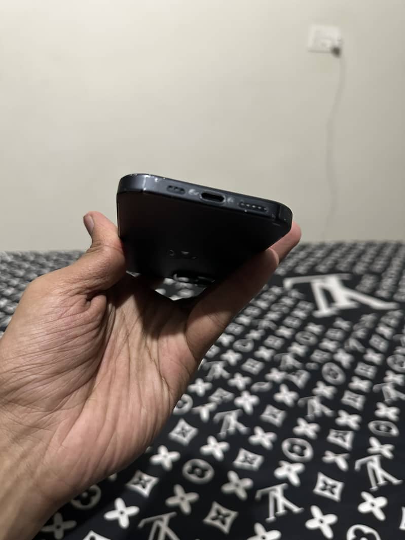 iphone 15 4