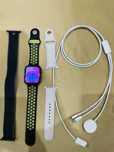 Apple Watch Series 6 44mm with 2 free straps and cable