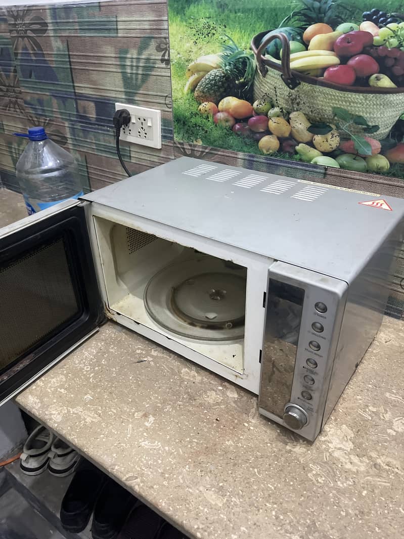 Dawlance Microwave 2