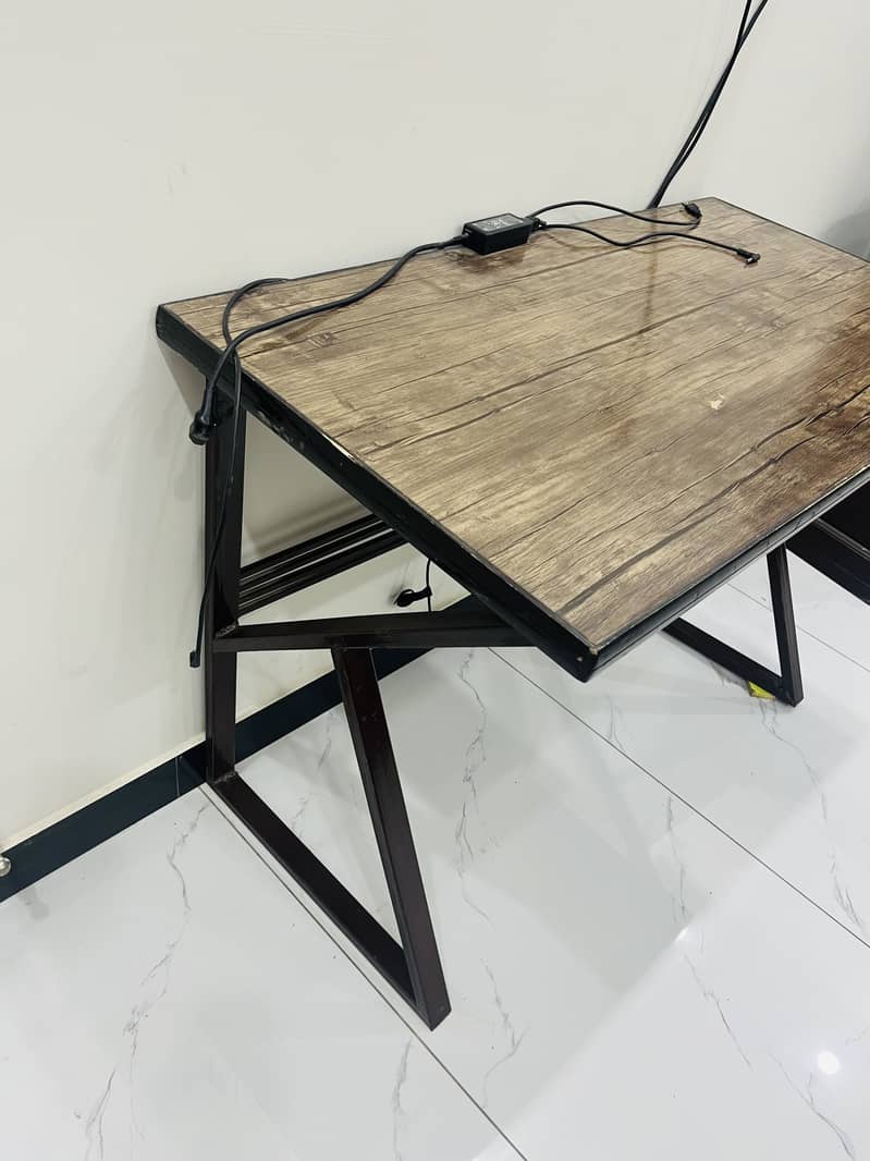 Table 3.5Ft by 2.5Ft 4