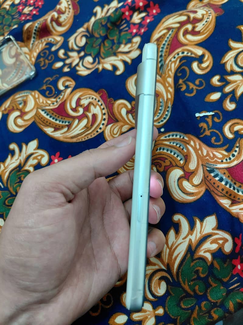 Google Pixel 7 4