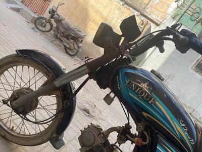 Unique CD 70 Model 2015