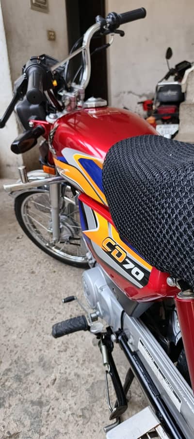 Honda 70 25 model