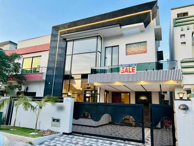 House Sized 10 Marla Is Available For sale In Bahria Town Phase 6