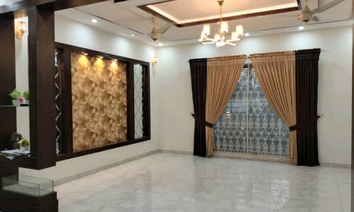 10 Marla House In Lahore Is Available For Sale