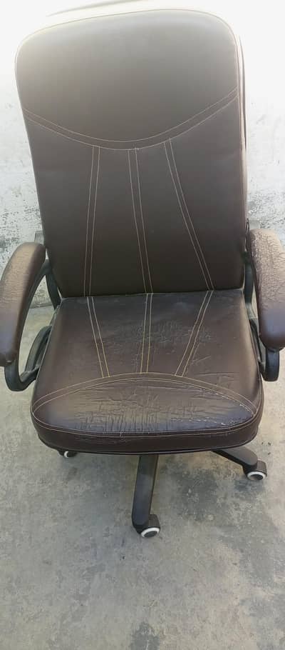 Office chair available for sale in Lahore