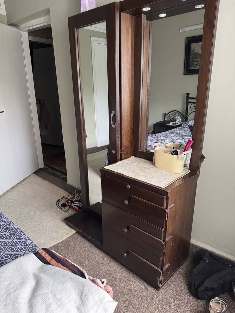 Dressing table 3