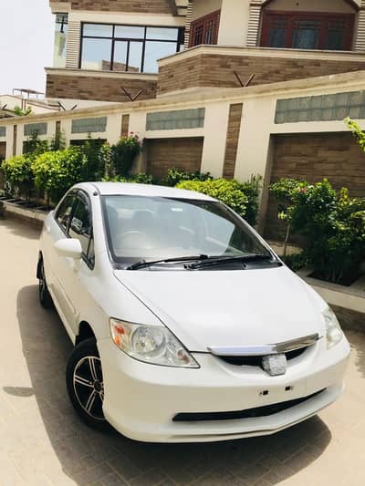 Honda city 2005 model total genuine condition