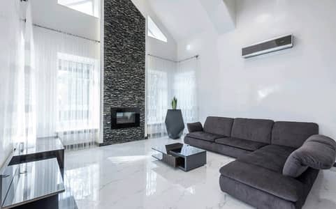 Bahria Town - Sector E Flat For Sale Sized 800 Square Feet
