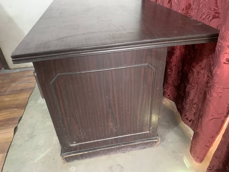 Office Table 0
