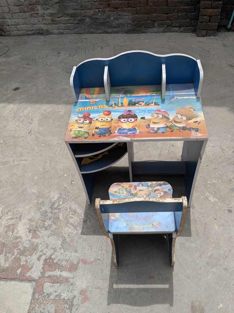 study table for kids 0
