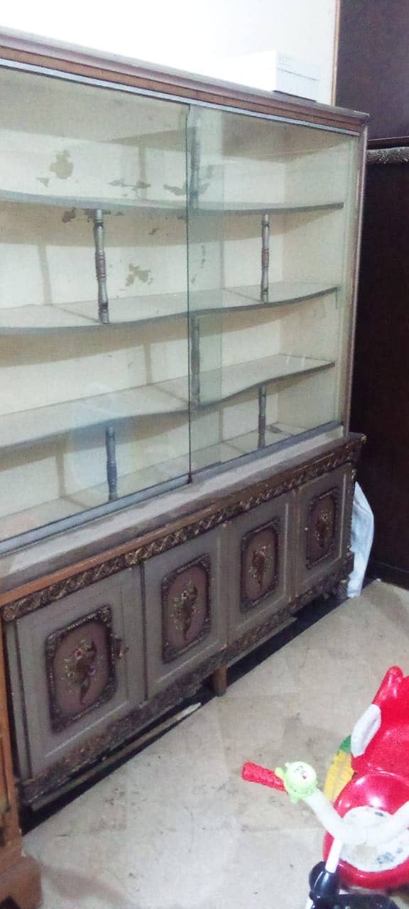Showcase for dinner sets 3
