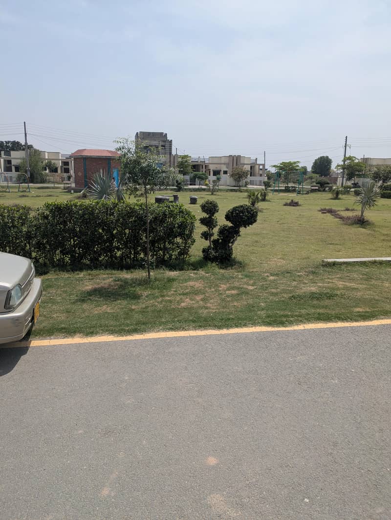 صفیہ ہومز میں پلاٹ خریدنے کے لیے رابطہ کریں۔ 3