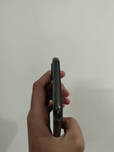 iPhone XS Max NON PTA 75 health