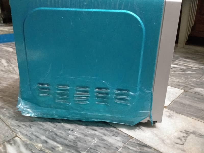 microwave Dawlance model D7 4