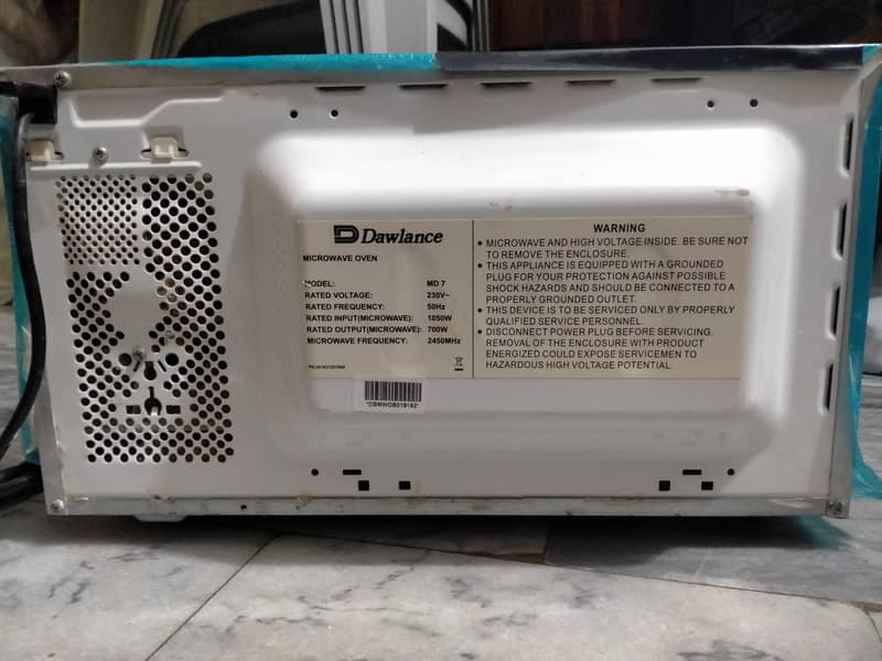 microwave Dawlance model D7 6