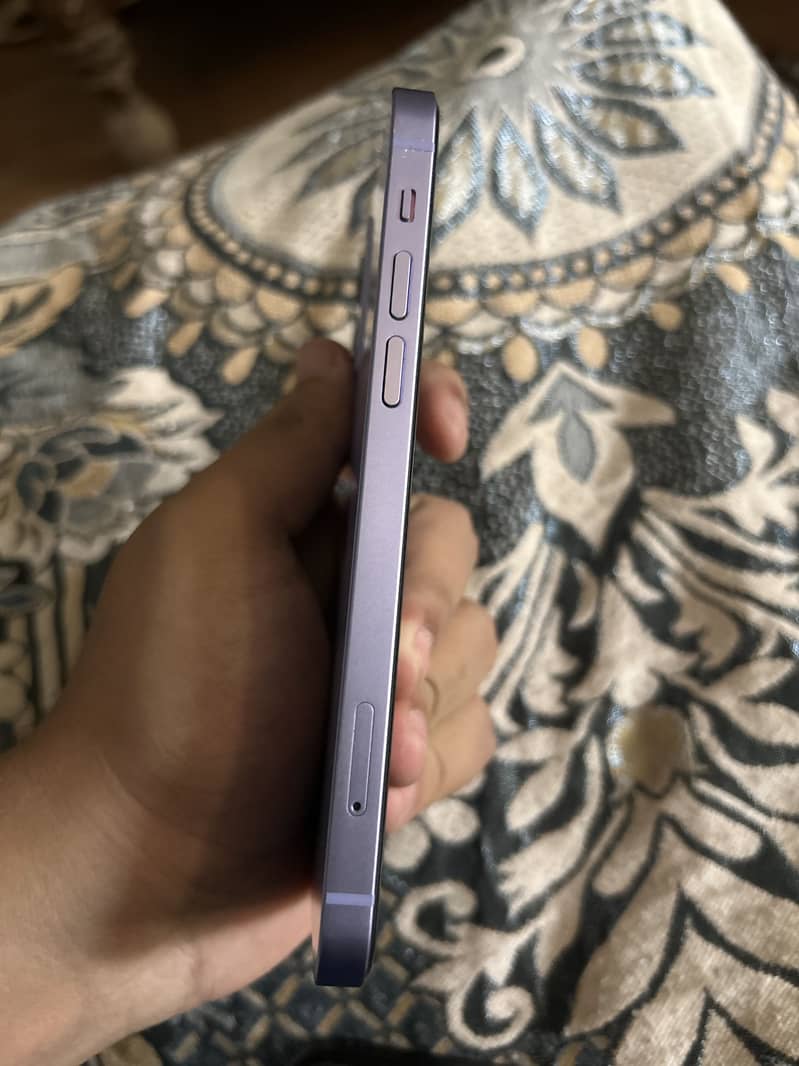 iPhone 12 0