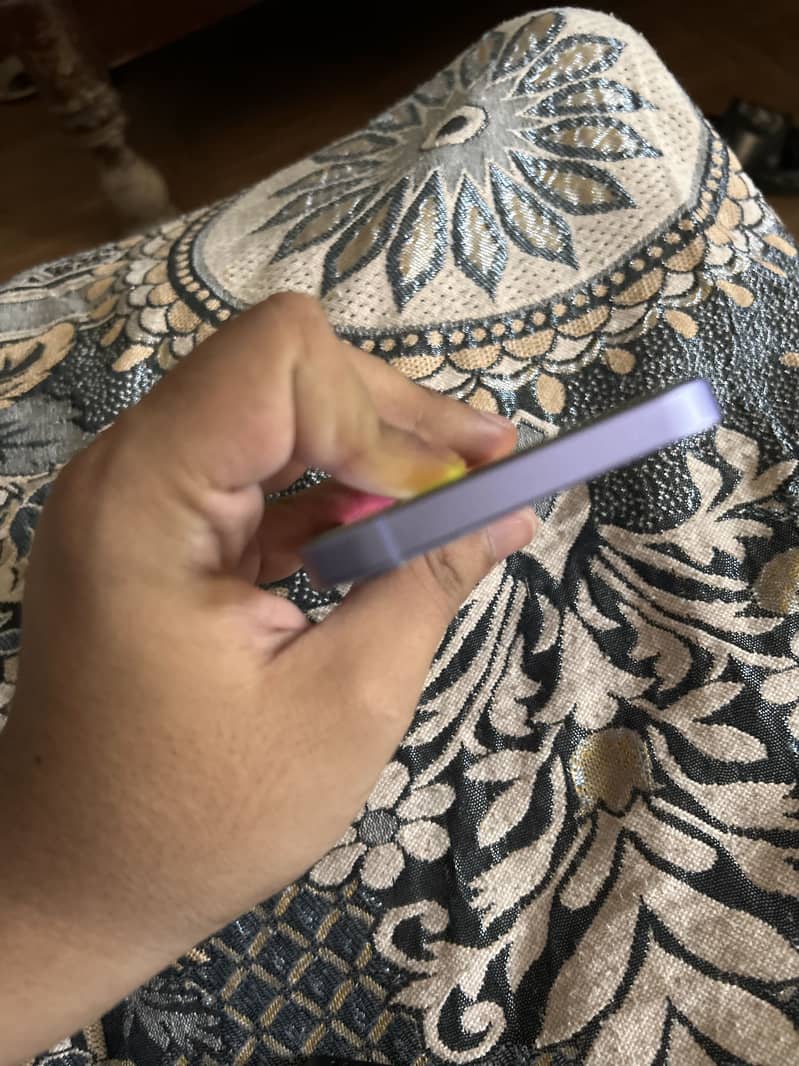 iPhone 12 3