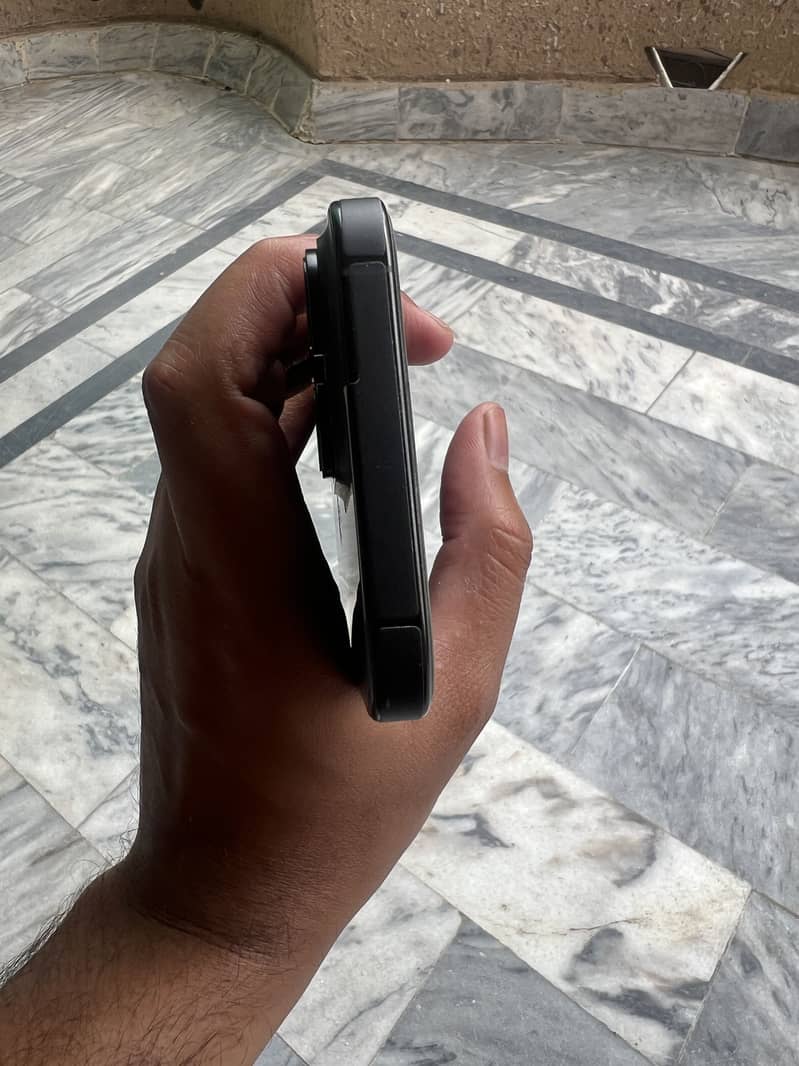 iPhone 16 Pro Max Complete Box 5