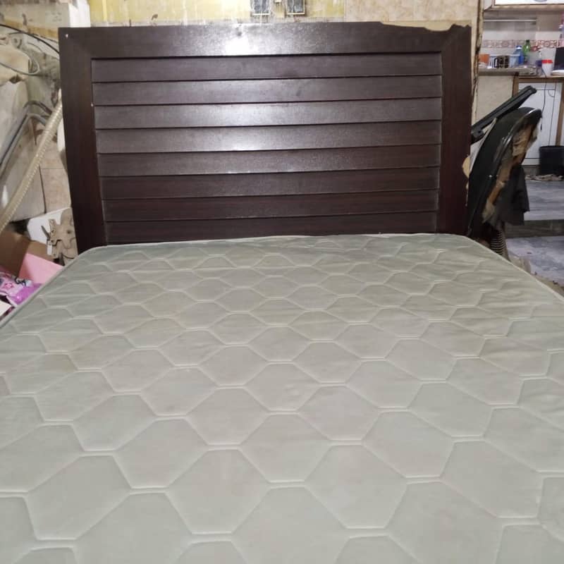 Single bed 0