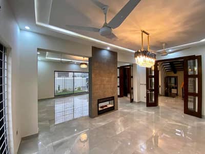 LOWER LOCKED 1 KANAL UPPER PORTION FOR RENT IN DHA PHASE 6 GOOD LOCATION