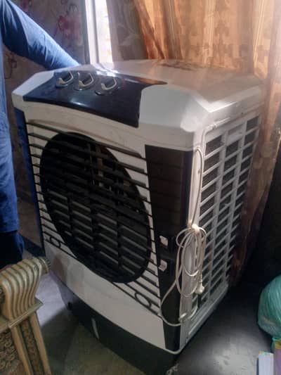 condition like new and 4/5 month use only