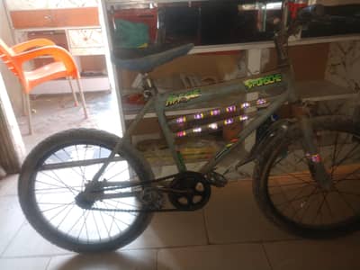 cycle ke dono Tyre new he